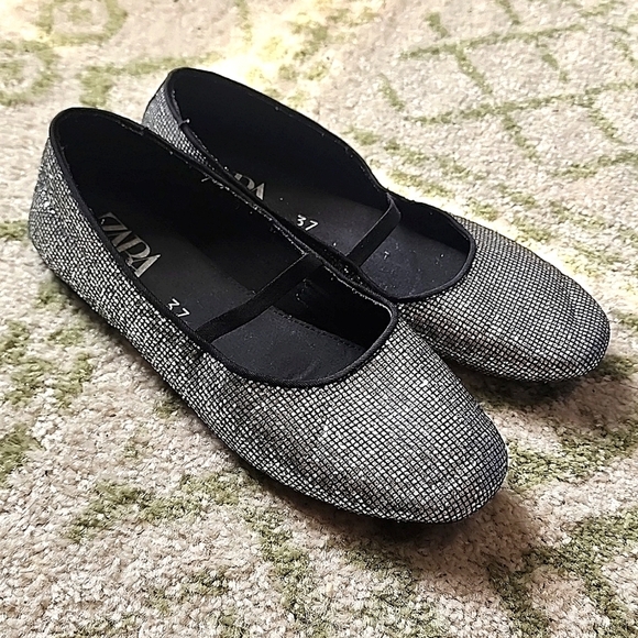 Zara Silver Metallic Shimmer Sparkle Ballet Flats 37 7 - Picture 1 of 4